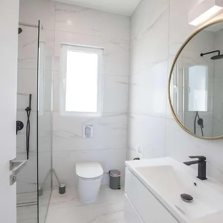 Villa Artizan 5 *